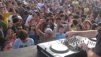 DJ Mag Top100 Clubs | Poll Clubs 2010: La Huaka